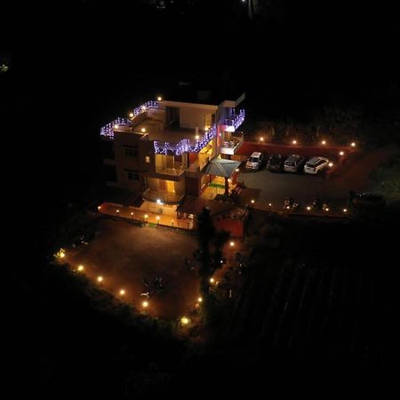 Hotel Magic Mountain,Mahābaleshwar Eksteriør bilde