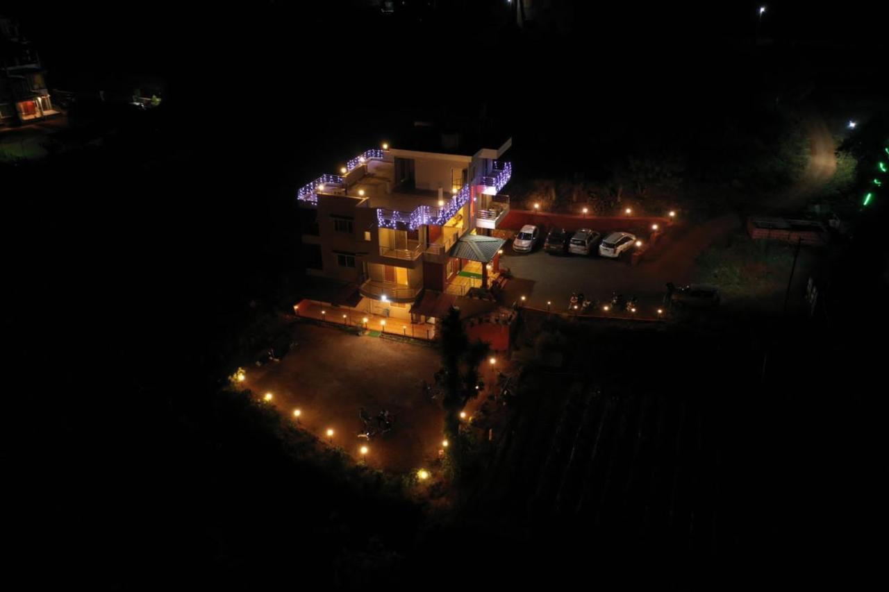 Hotel Magic Mountain,Mahābaleshwar Eksteriør bilde